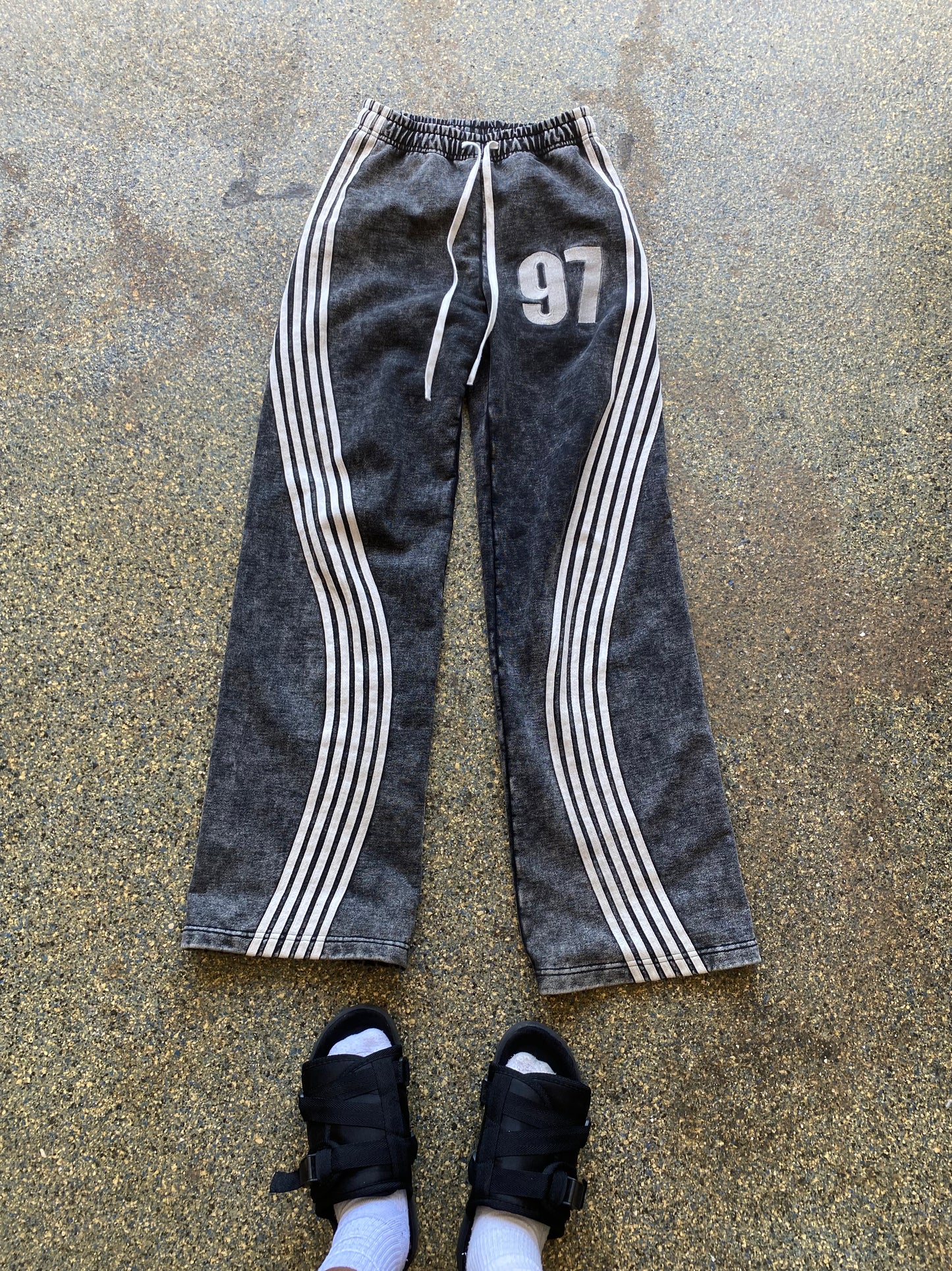 Hidden District Trackpants “Crest”
